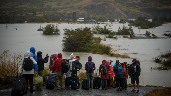 Decretan alerta roja en Torres del Paine por amenaza desborde