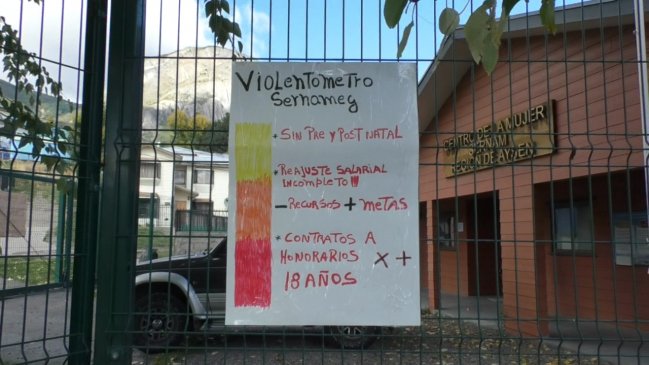 Trabajadoras del Centro de la Mujer Rayén de Coyhaique cumplen tres días en paro