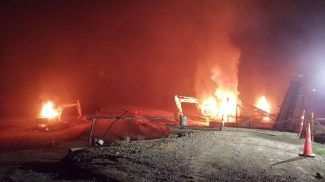 Maquinaria agrícola fue quemada en un fundo en Máfil