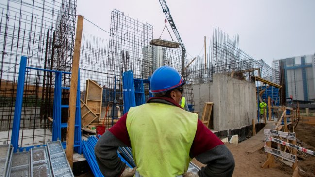 Carabineros detuvo a un obrero acusado de robar y abusar a joven en Concón