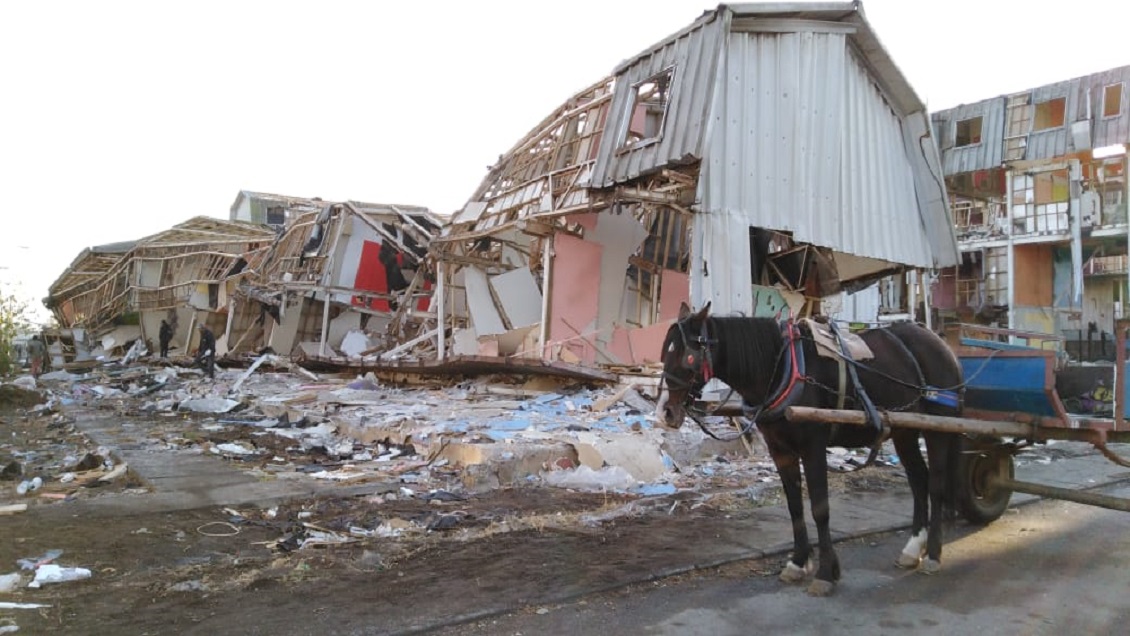 Edificio dañado desde el 27F se desplomó en San Pedro de la Paz