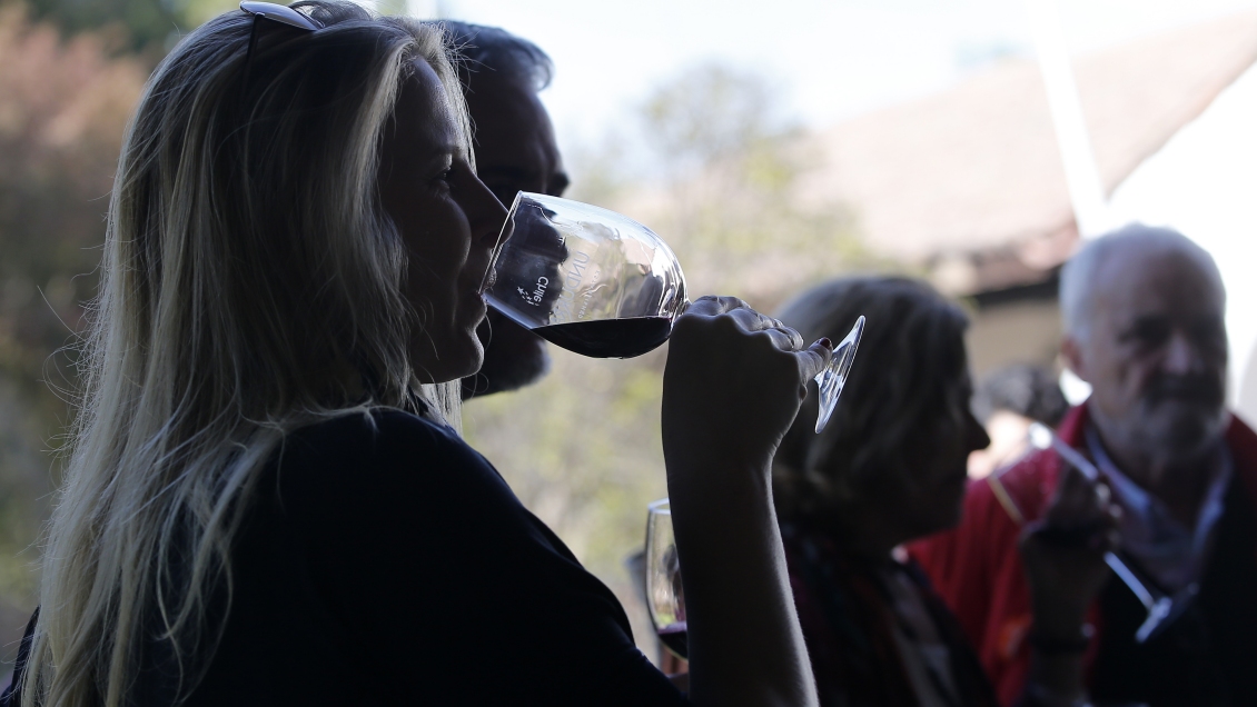 ¿Subir impuesto a alcoholes? Expertos rechazan la idea