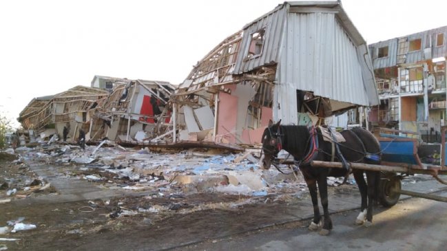 Edificio dañado desde el 27F se desplomó en San Pedro de la Paz