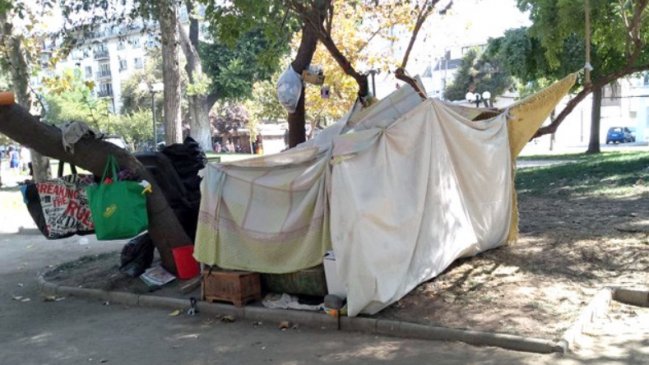 Controversia político-social: Estación Central prohibió carpas en la Alameda