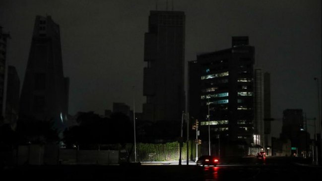 Gobierno de Maduro cortará la electricidad a los venezolanos al menos 18 horas por semana