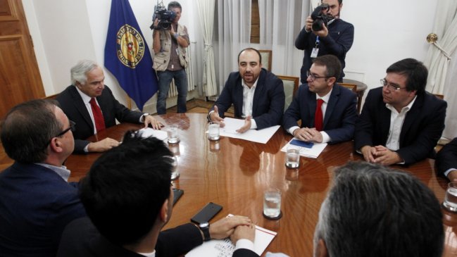 Diputados DC anunciaron rechazo en bloque a control preventivo a menores