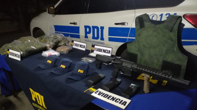 Detienen a dos sujetos acusados de robar simulando ser detectives