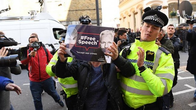 Confirman detención de una persona ligada a WikiLeaks en Ecuador