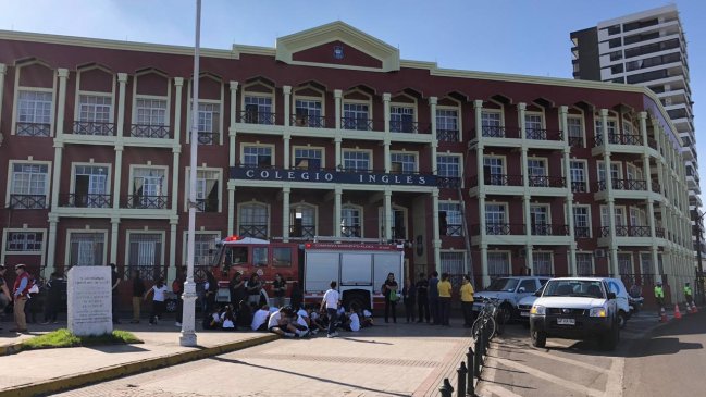 Emanación de gas en dos colegios obliga a evacuar más de 1.500 personas en Iquique