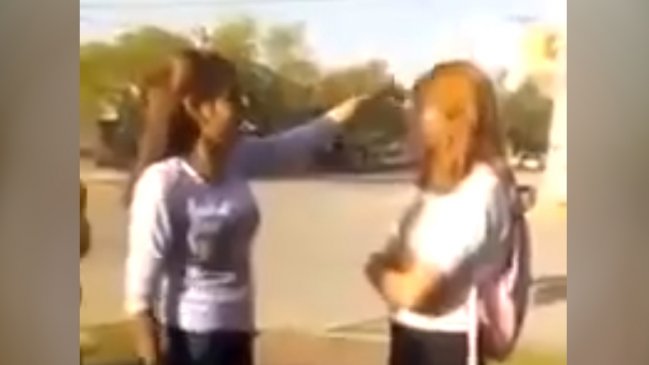 Niñas le cortaron el pelo a compañera por 