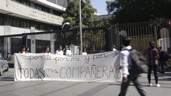 Vuelco en votación: Ganó opción de convertir en mixto al Instituto Nacional
