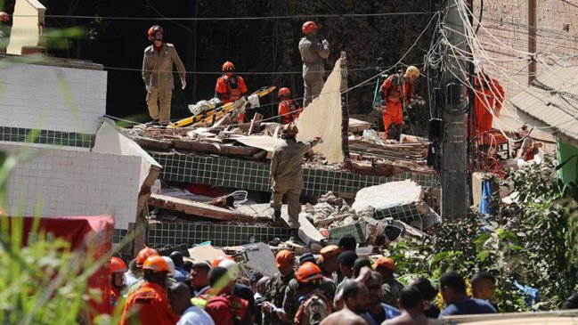 Al menos tres muertos por derrumbe de edificios en Río de Janeiro