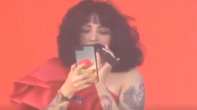 Mon Laferte respondió a troleos por no aprenderse canción de Dua Lipa