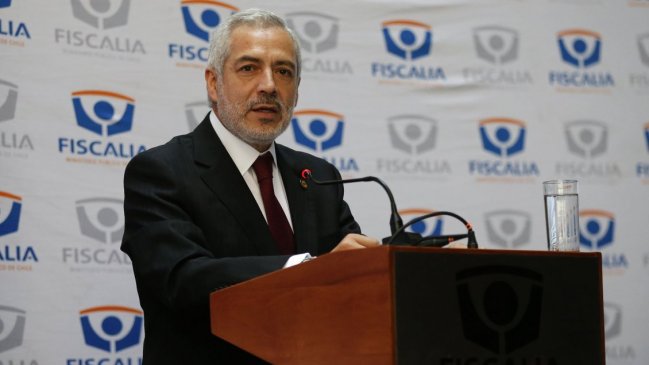 Presidente del Senado confirmó posible baja a sueldo del secretario general de la Corporación