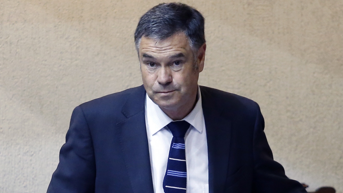 Ossandón: Sacaría a la ministra de Energía; lo que hicieron con los medidores es impresentable