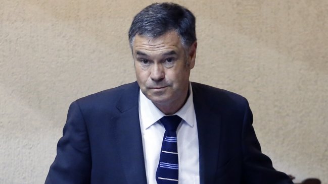 Ossandón: Sacaría a la ministra de Energía; lo que hicieron con los medidores es impresentable