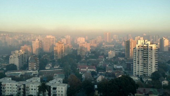 Tres colegios de Viña del Mar suspendieron sus clases por humareda