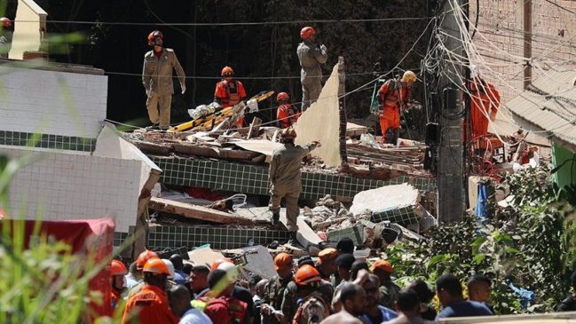 Suben a 15 los muertos por el desplome de dos edificios en Río de Janeiro