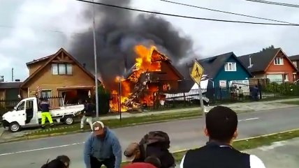  Impacto en Puerto Montt: Avioneta cayó sobre una casa y la destruyó  