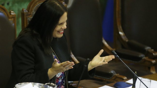 Maya Fernández debió presidir sesión de Sala de la Cámara por atraso de nueva mesa