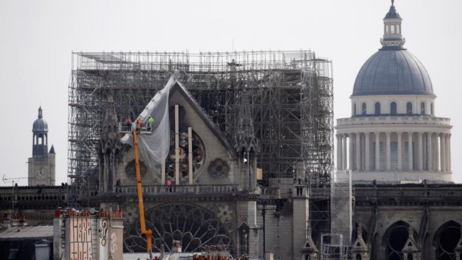  Piñera ofreció madera y cobre chileno para reconstruir Notre Dame  