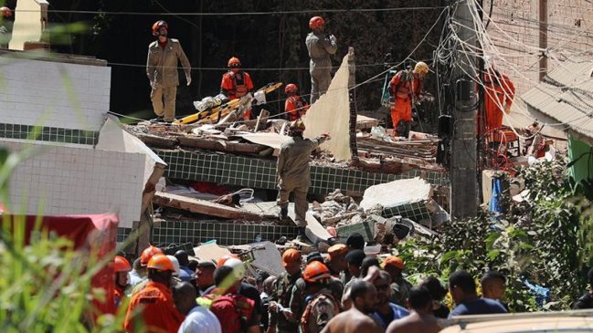 Aumentan a 22 los muertos por derrumbe de dos edificios en Río de Janeiro