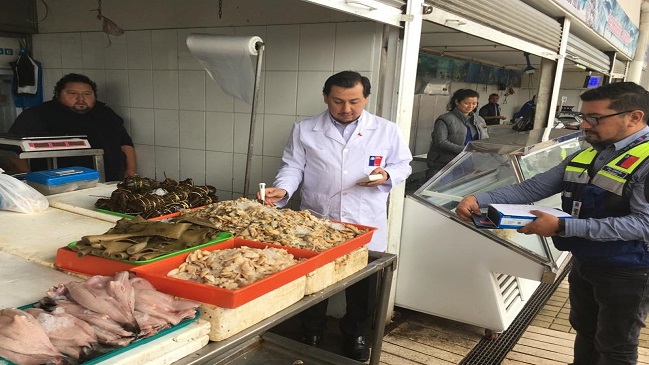 Inician 43 sumarios sanitarios en locales de pescados y mariscos de Biobío finalizada Semana Santa