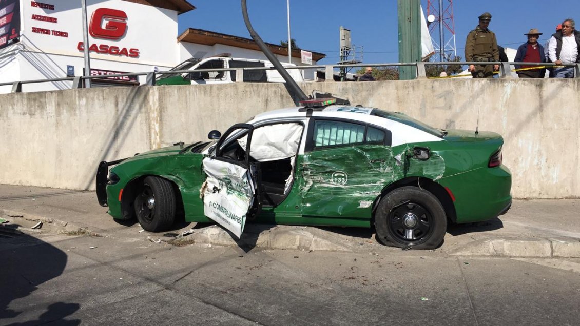 Persecución policial terminó en colisión múltiple con cinco lesionados en Linares