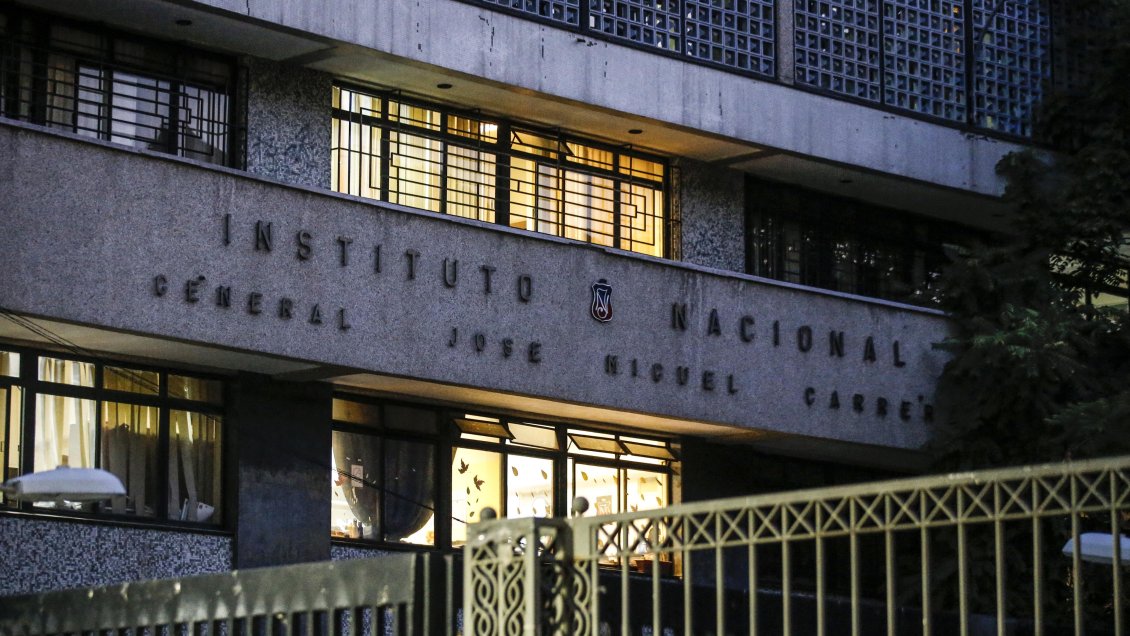 Apoderados del Instituto Nacional: Autoridad no debe ser garantista con lumpen y anarquistas