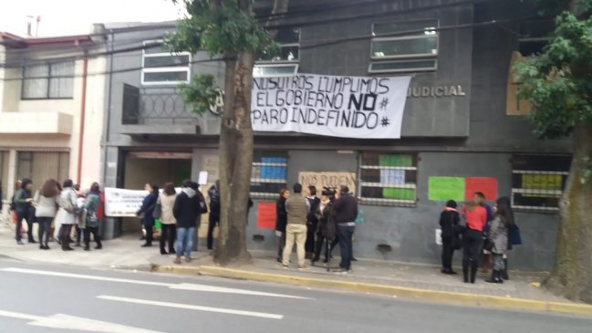 Funcionarios se tomaron la dirección de la Corporación de Asistencia Judicial del Biobío