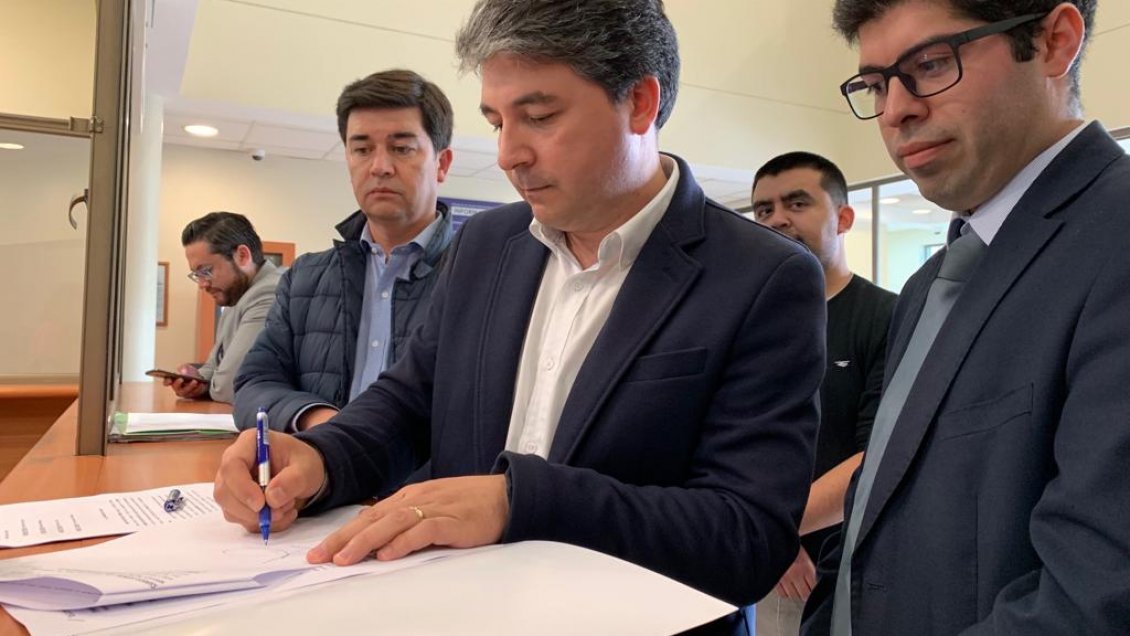 Alcalde de Valdivia presentó querella contra joven acusado de matar y mutilar a un hombre