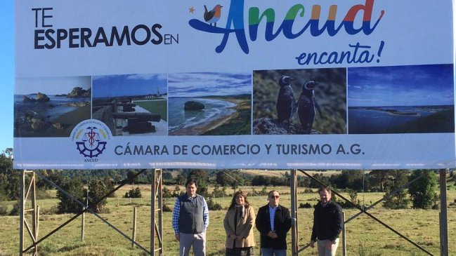  Instalaron gigantografías para promover turismo en Ancud  