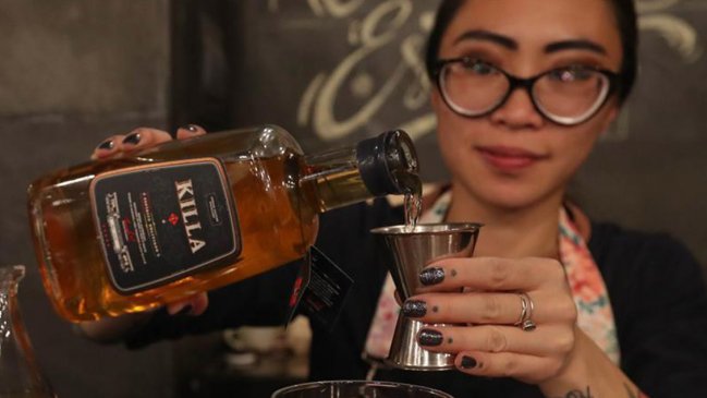 Presentan Killa, el primer whisky boliviano en base a chicha de maíz