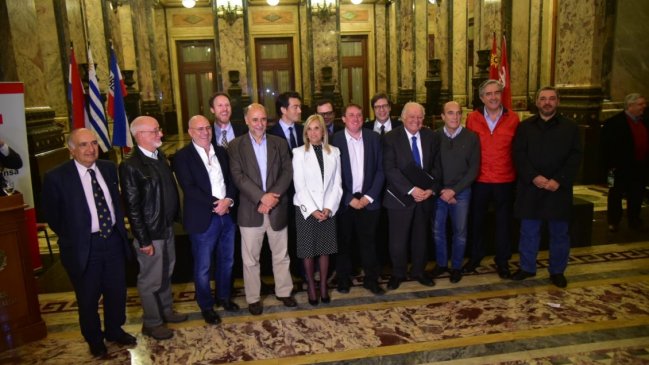 Partidos políticos uruguayos firmaron pacto ético contra noticias falsas