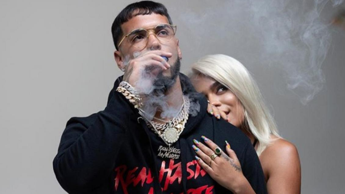 Productora admite incertidumbre por shows de Anuel AA y Karol G en Chile