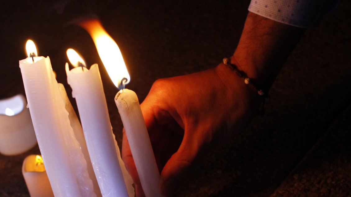 Gorbea despide a los tres niños que murieron en trágico incendio