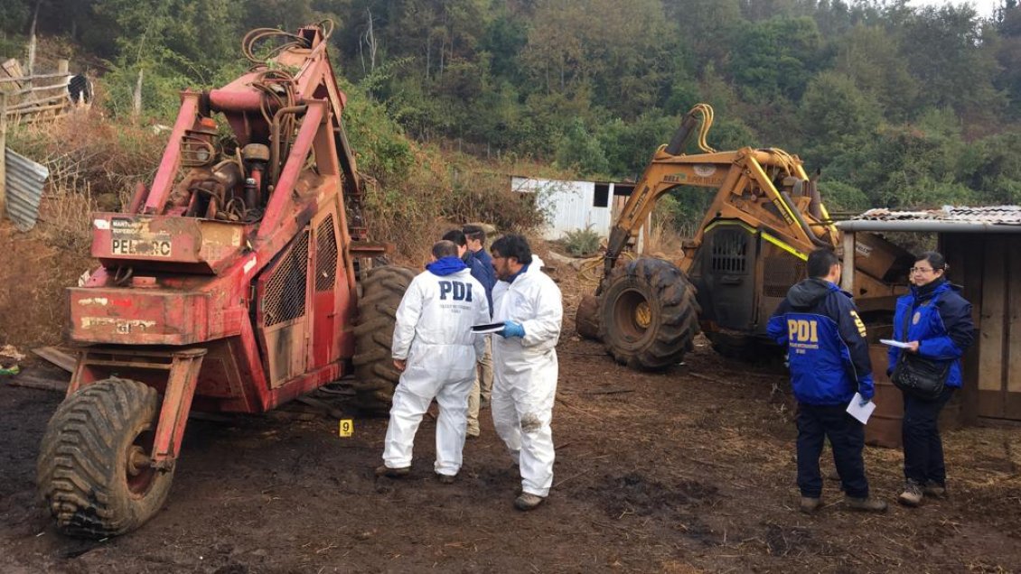 Investigan atentado incendiario que destruyó dos máquinas en predio forestal de Carahue