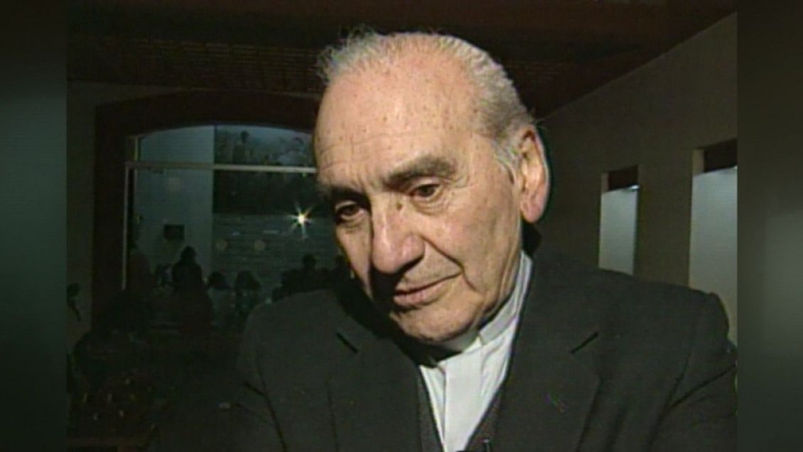 Marcela Aranda: Cura Poblete me llevaba con otros hombres para que me violaran mientras él miraba