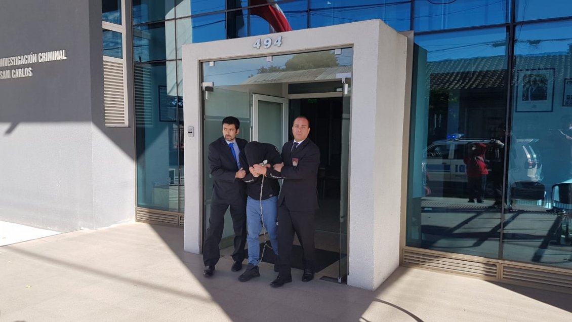 Sujeto es acusado de secuestrar y abusar a conductoras solitarias