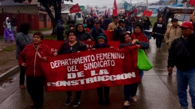 Coyhaique: Marcha por el Día del Trabajador convocó a más de un centenar de personas