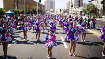  Más de 3.000 bailarines llenaron de color las calles de Antofagasta  