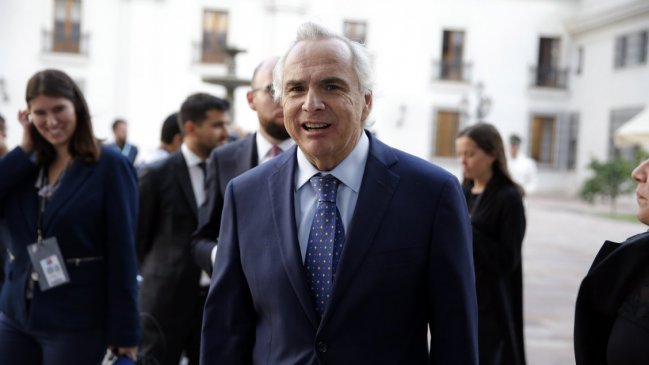 Ministro Chadwick declaró en investigación contra fiscal Emiliano Arias