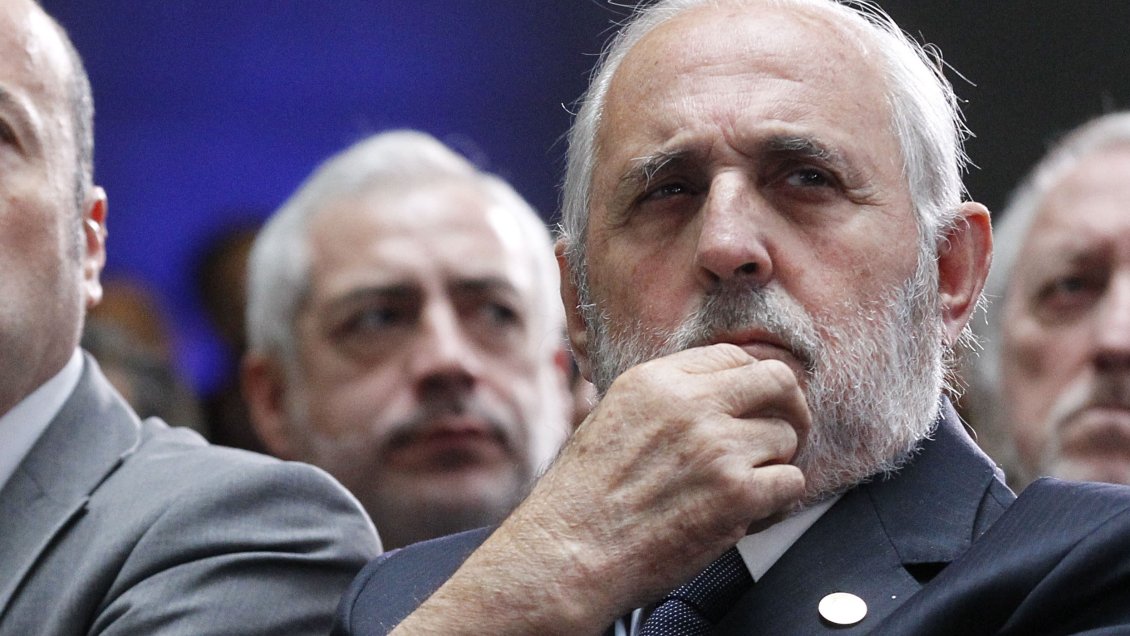 Diputados evalúan citar a Abbott para que aclare convenio con la Conferencia Episcopal