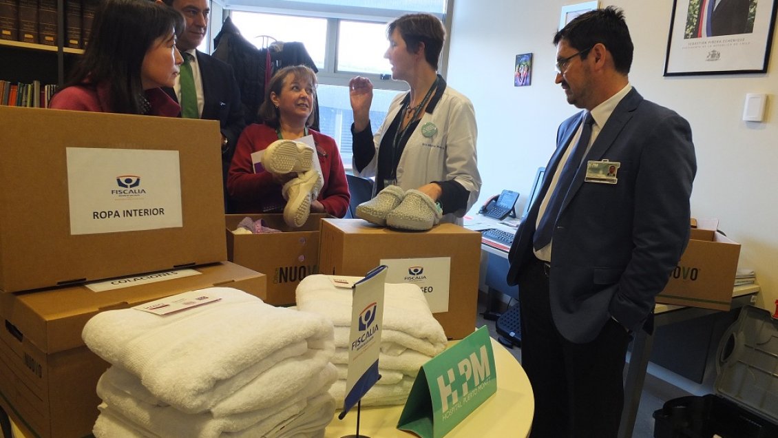 Fiscalía dona ropa al Hospital de Puerto Montt para casos donde se requiere investigar prendas