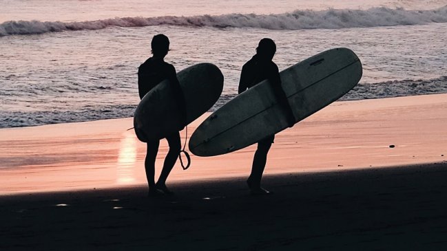 Discusión entre surfistas terminó con uno de ellos apuñalado y muerto
