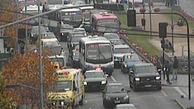 Mujer murió atropellada por microbús en pleno centro de Viña del Mar