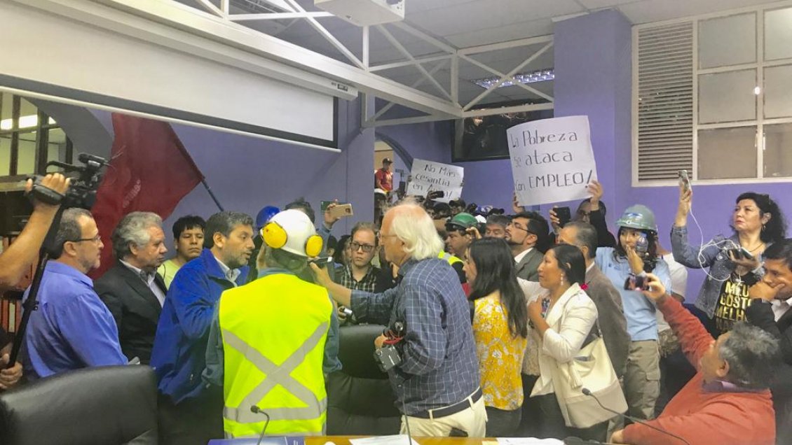 Trabajadores encararon al alcalde de Arica por las modificaciones que plantea el nuevo plan regulador