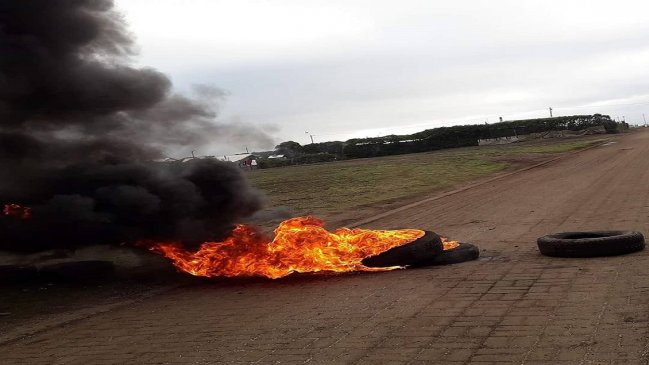 Vecinos mantienen tomados los puertos de la Isla Santa María