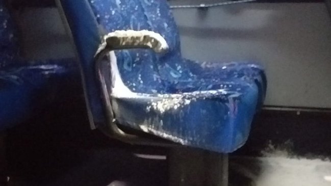 Sujetos derramaron ácido sulfúrico al interior de una micro en Iquique