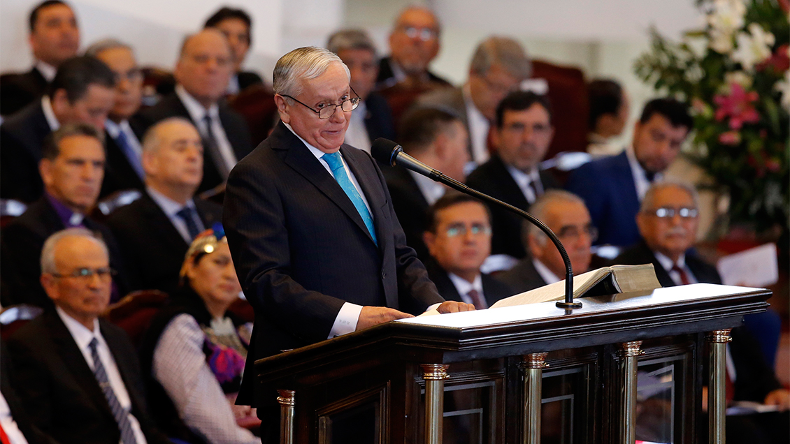 Obispo Durán es destituido pero rechaza la decisión y se aferra al cargo